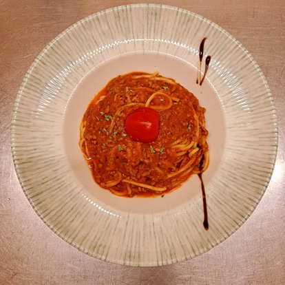 Spaghetti mit Tomatensauce und Cherrytomate